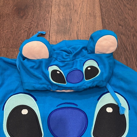 Unisex cute shark sweatshirt size S - Picture 2 of 2